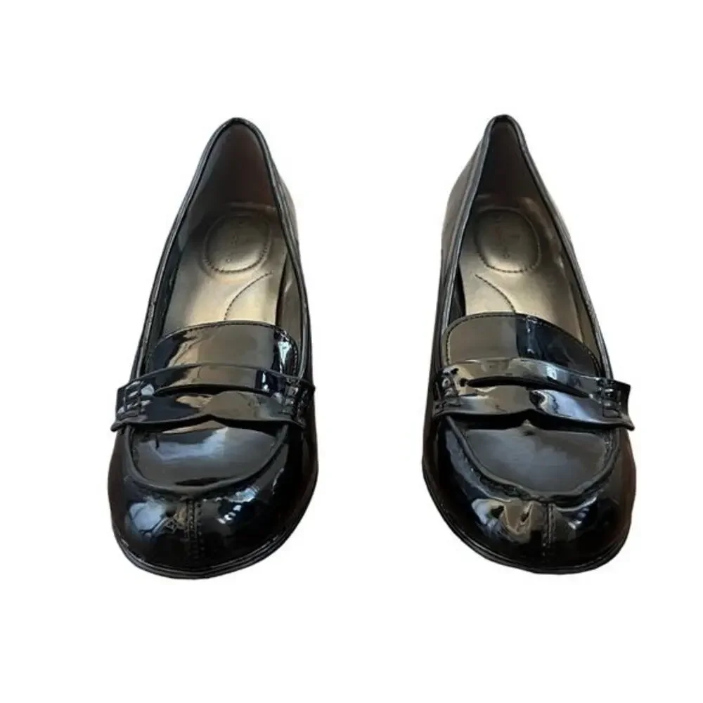 Like New! Bandolino Black Patent Academia Preppy Block Heeled Loafer Women 7.5
